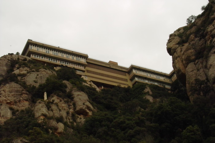 Blick aus der Seilbahn auf dem Weg nach Montserrat