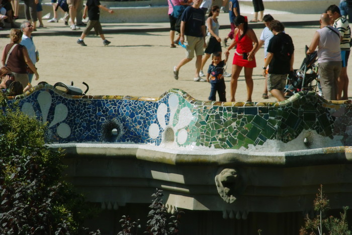 Hauptplatz Park Güell mit Schlagenbank