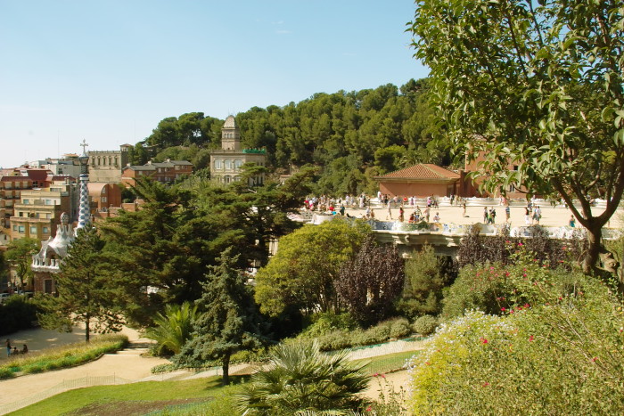 Hauptplatz Park Güell mit Schlagenbank