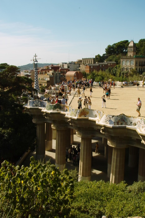 Hauptplatz Park Güell mit Schlagenbank