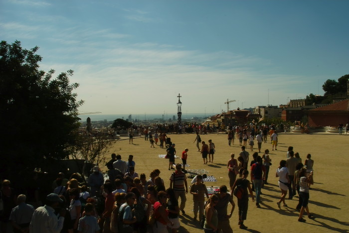 Hauptplatz Park Güell mit Schlagenbank